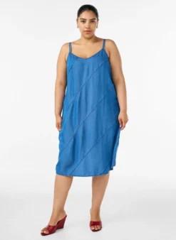 Kleid in Denim-Optik aus TENCEL™ Lyocell mit Trägern