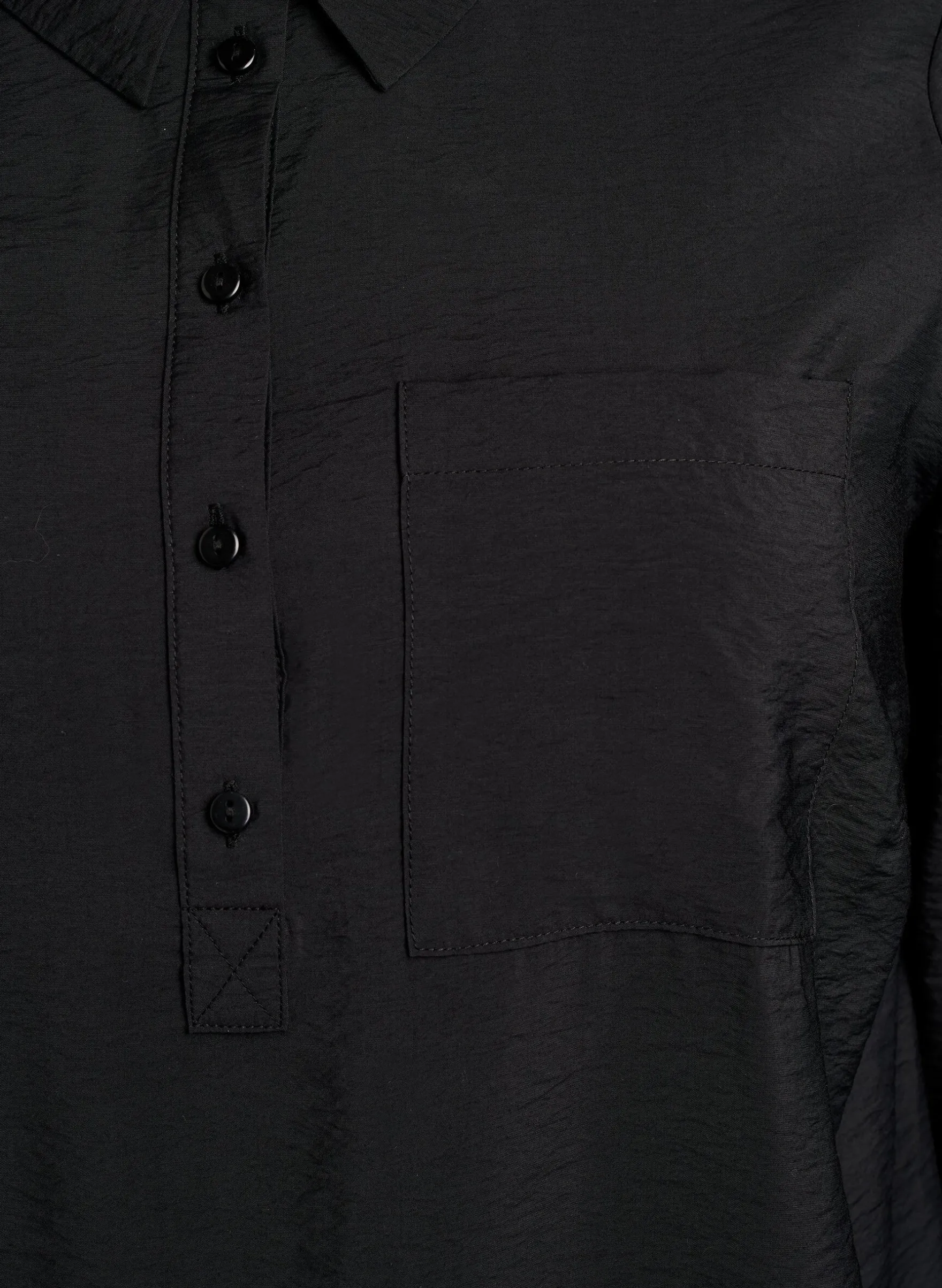 Kleid mit Kragen und Brusttasche