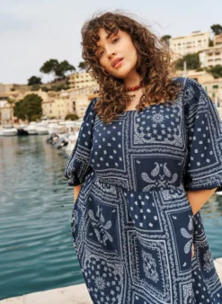 Knöchellanges Kleid aus Viskose mit Paisley-Print und kurzen Ärmeln