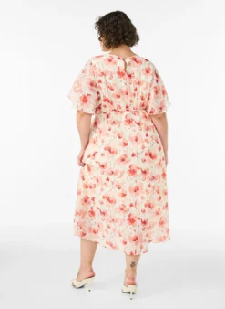 Knöchellanges Kleid mit Flügelärmeln und Bindegürtel