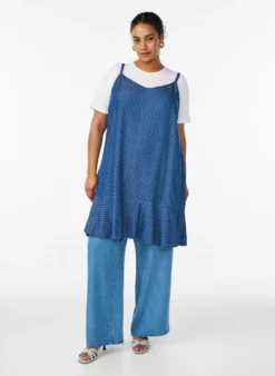 Knielanges Trägerkleid aus TENCEL™ Lyocell in Denim-Optik
