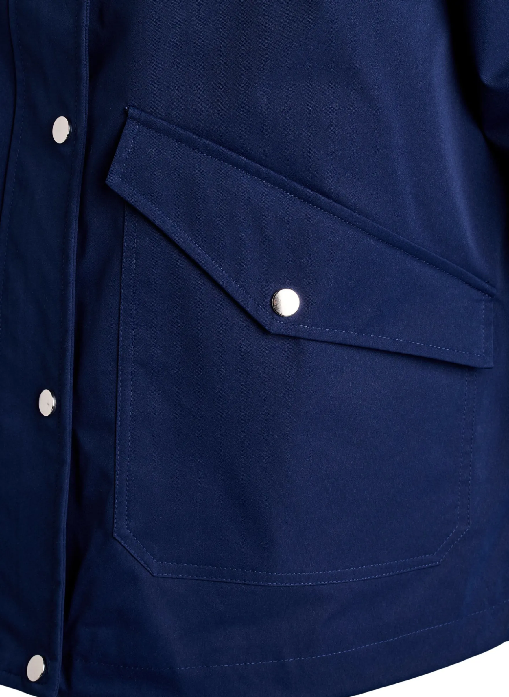 Kurze Frühlingsjacke mit abnehmbarer Kapuze