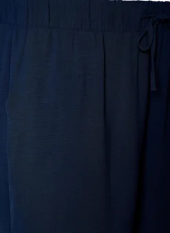 Kurze Hose mit Taschen und elastischem Bund