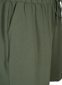 Kurze Hose mit Taschen und elastischem Bund