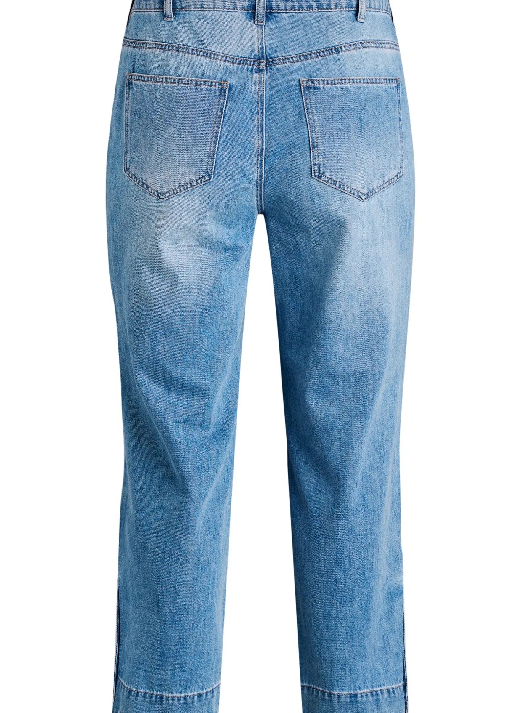 Kurze Kiana Jeans mit gerader Passform und Knopfdetails