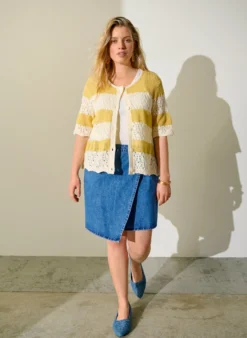 Kurzer Rock in A-Linie aus Denim