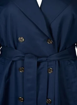 Kurzer Trenchcoat mit Gürtel
