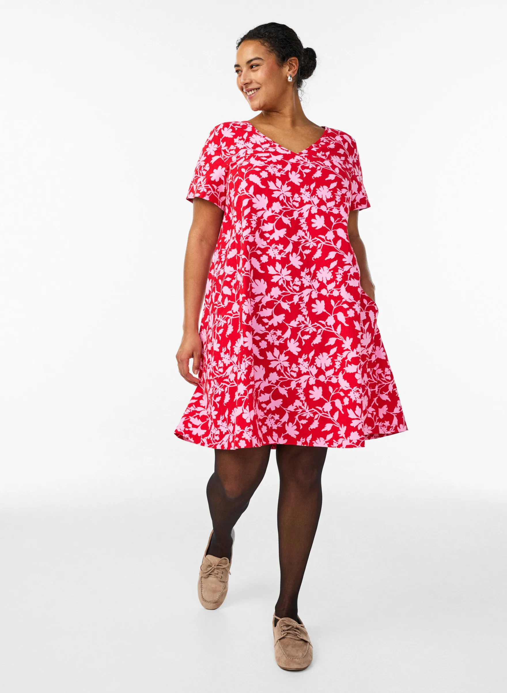Kurzes A-Linien-Kleid mit floralem Print