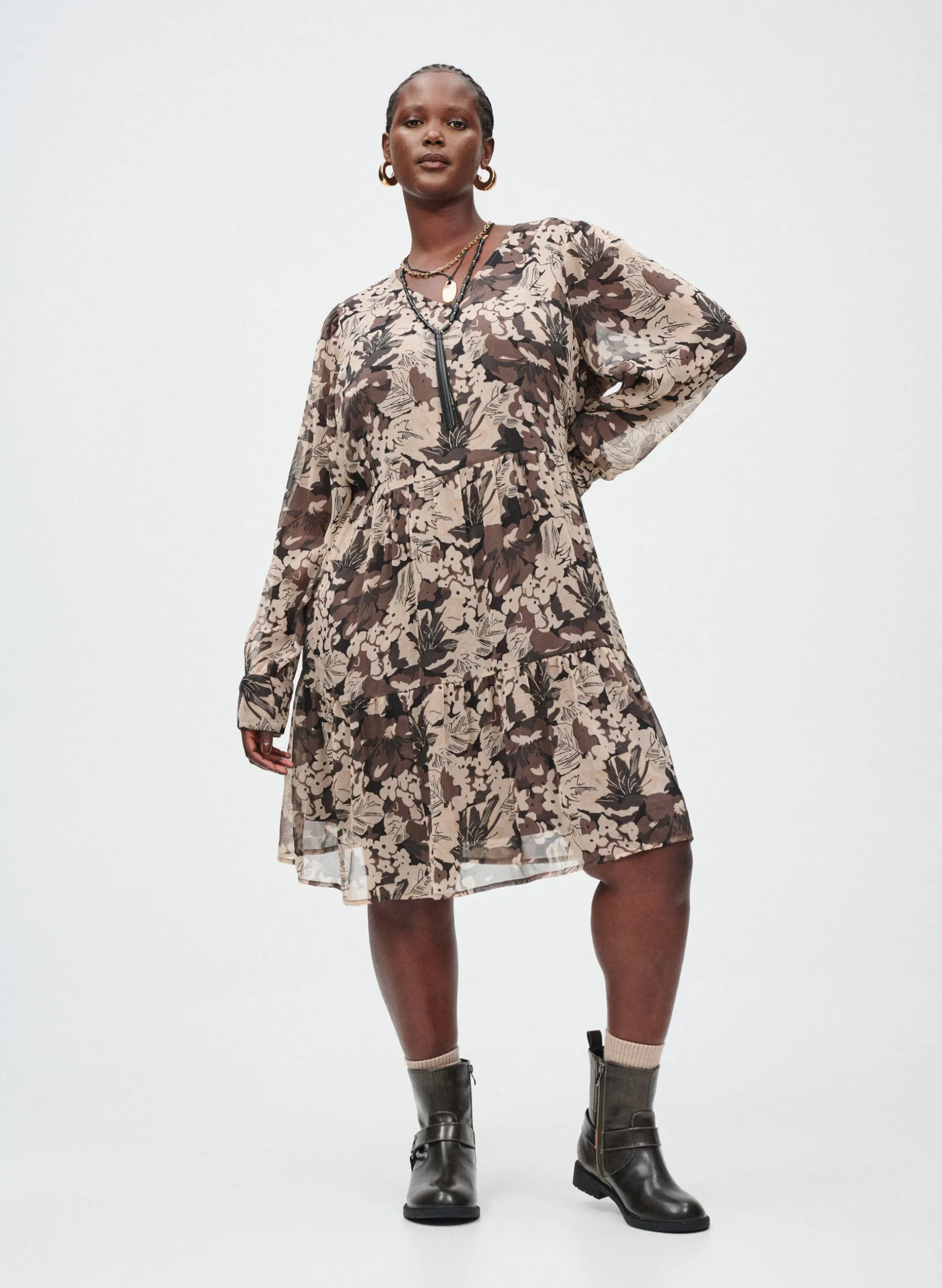 Kurzes A-Linien-Kleid mit geblümtem Print