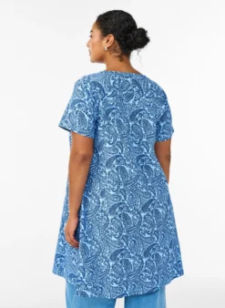 Kurzes A-Linien-Kleid mit Paisleymuster