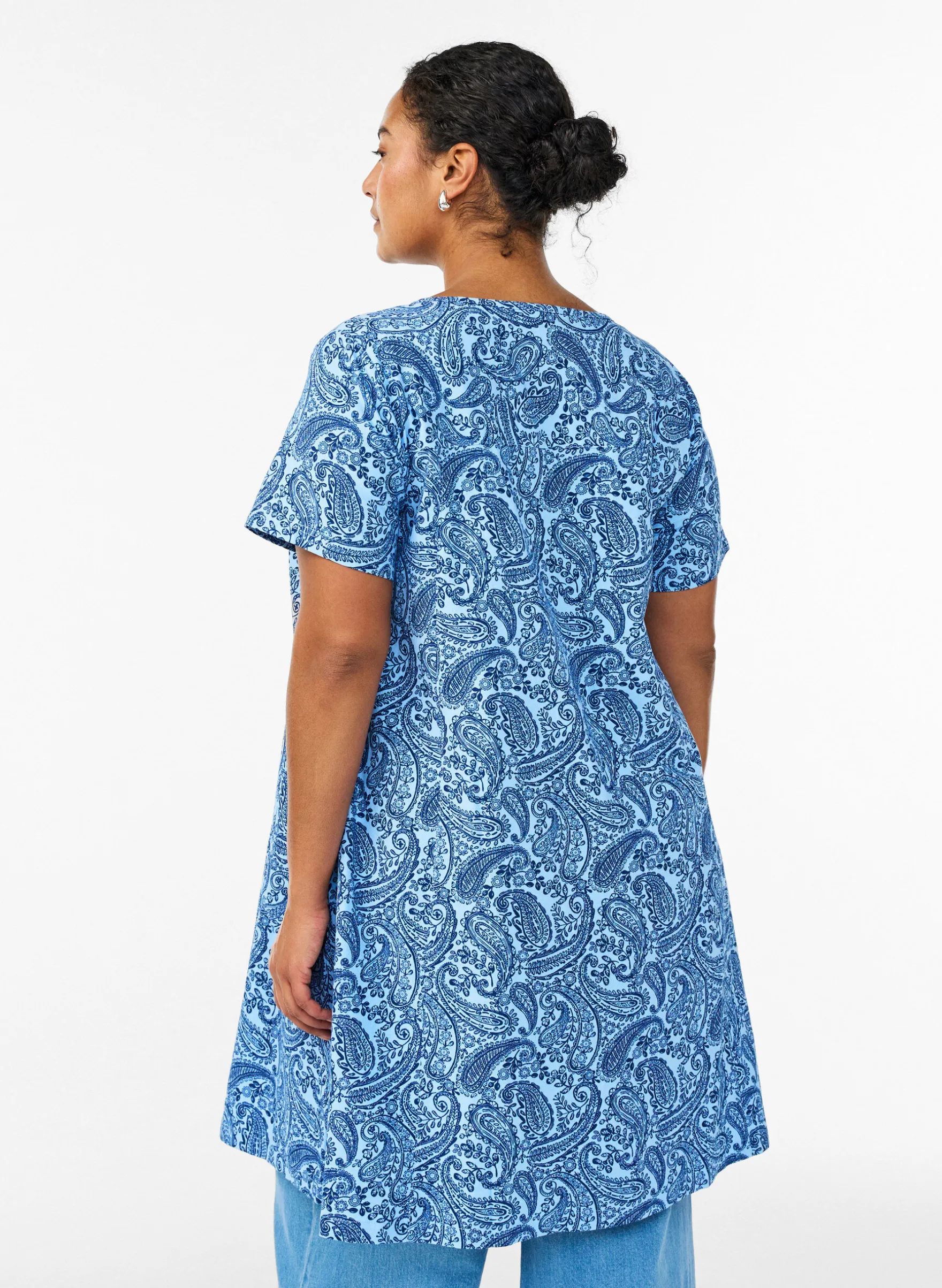 Kurzes A-Linien-Kleid mit Paisleymuster