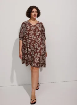 Kurzes A-Linien-Kleid mit V-Ausschnitt