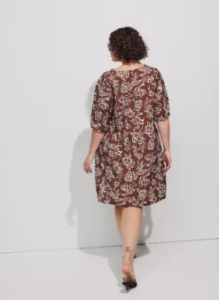 Kurzes A-Linien-Kleid mit V-Ausschnitt