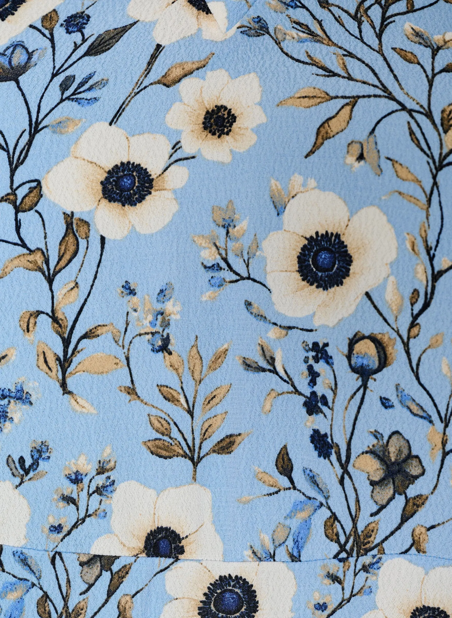Kurzes Kleid mit Blumendruck