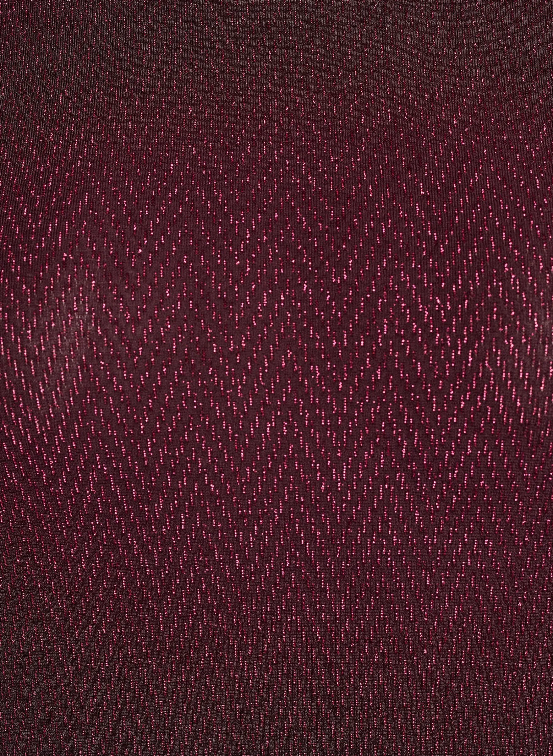 Kurzes Kleid mit einem Glitzermuster
