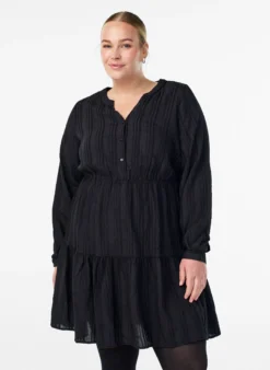 Kurzes Kleid mit gewebtem Ripp und Gummizug in der Taille