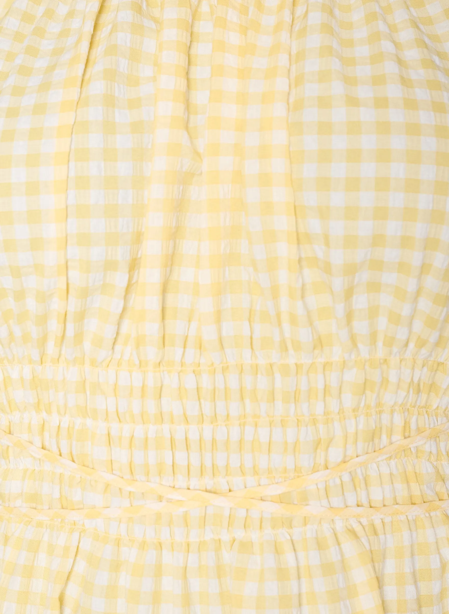 Kurzes kleinkariertes Kleid mit Ballonärmeln
