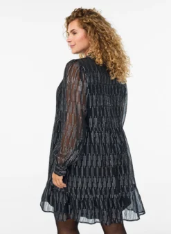 Kurzes Partykleid mit Glitzermuster