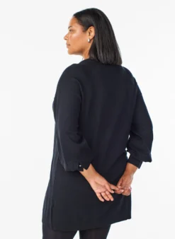 Kurzes Strickkleid mit Raglanärmeln