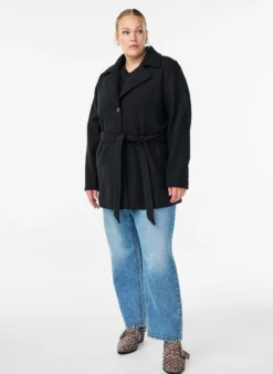 Kurzmantel mit Gürtel