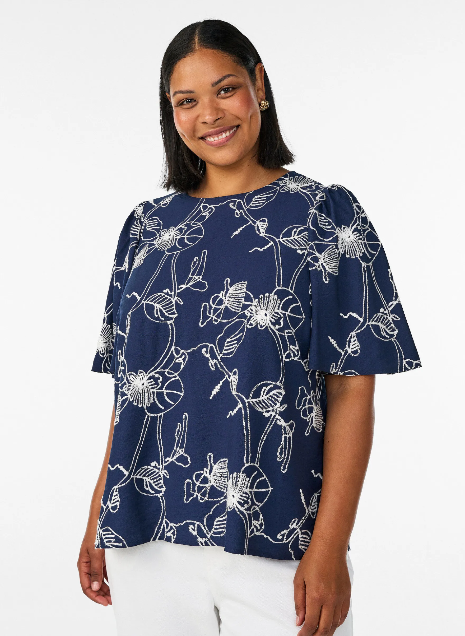 Kurzärmelige Bluse mit Stickmuster