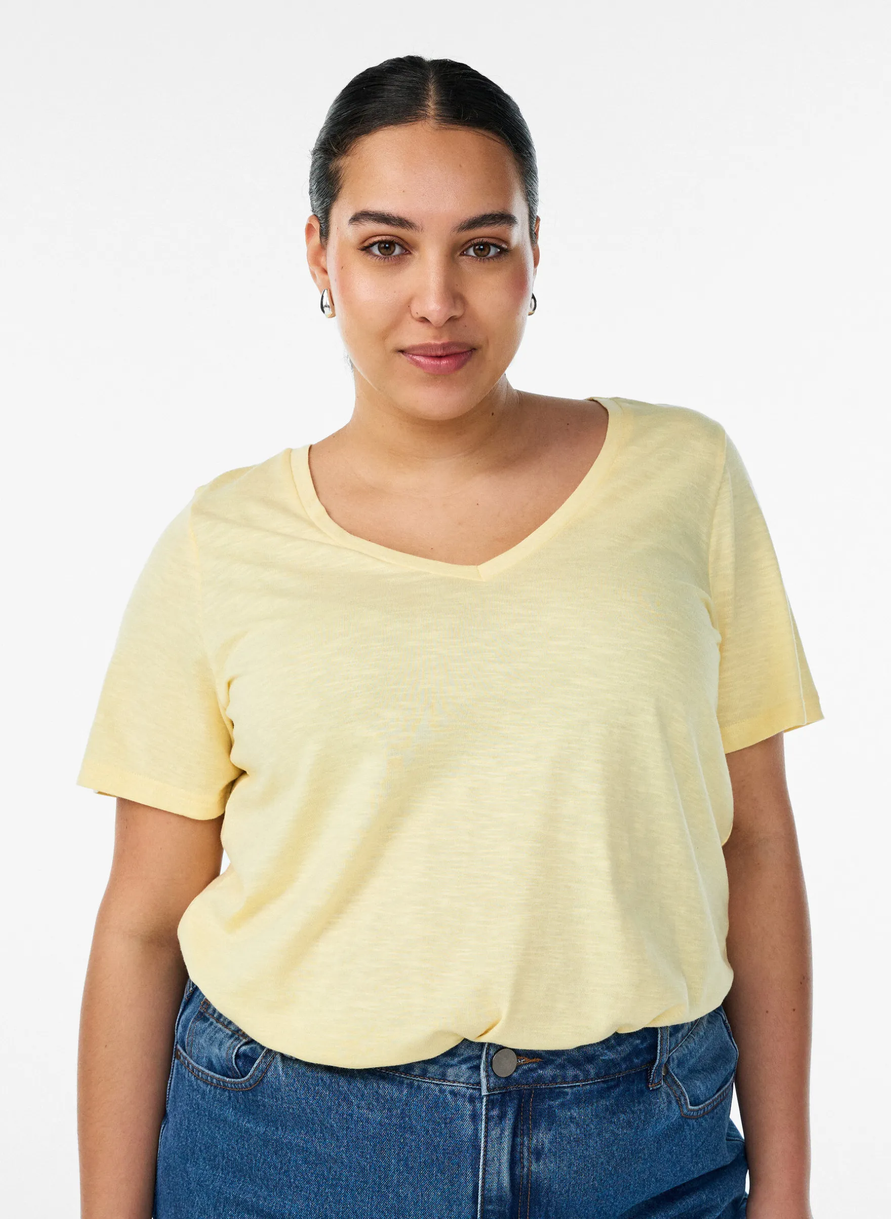 Kurzärmeliges Basic T-Shirt mit V-Ausschnitt