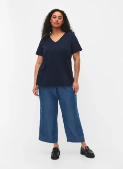Kurzärmeliges T-Shirt mit V-Ausschnitt