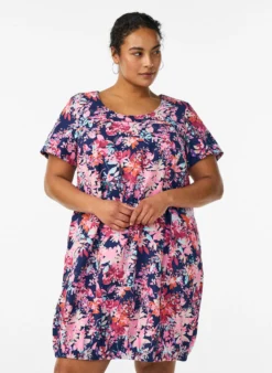 Kurzärmliges Baumwollkleid mit Aufdruck
