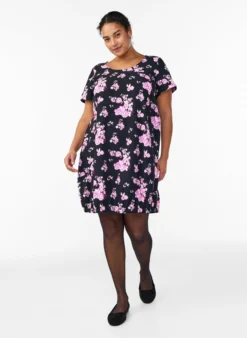 Kurzärmliges Baumwollkleid mit Print