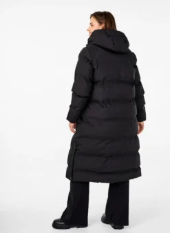 Langer Winter-Steppmantel mit Kapuze