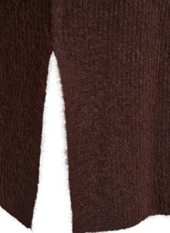 Langes Strickkleid mit hohem Kragen