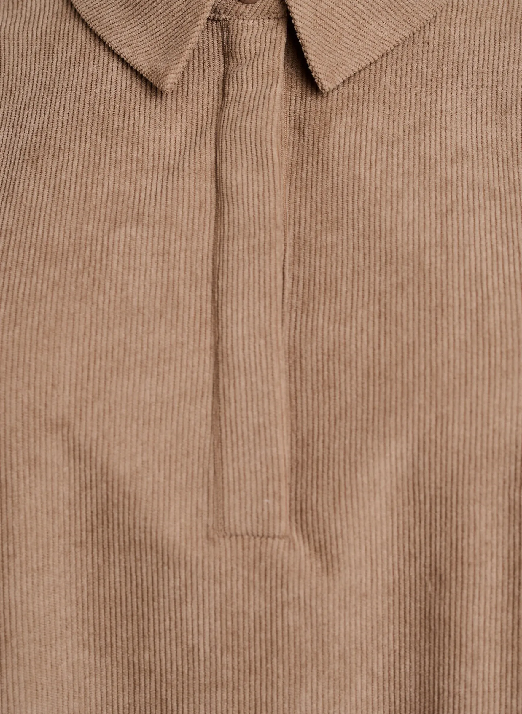Langärmlige Bluse aus Cord