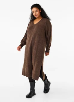 Langärmliges Strickkleid mit V-Ausschnitt