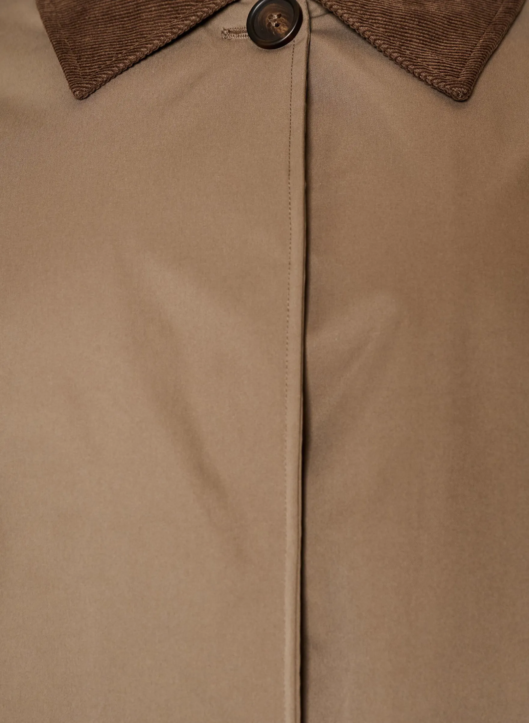 Leicht wattierte Jacke mit Cordkragen