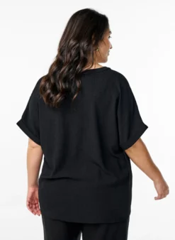 Lockere Bluse mit kurzen Ärmeln