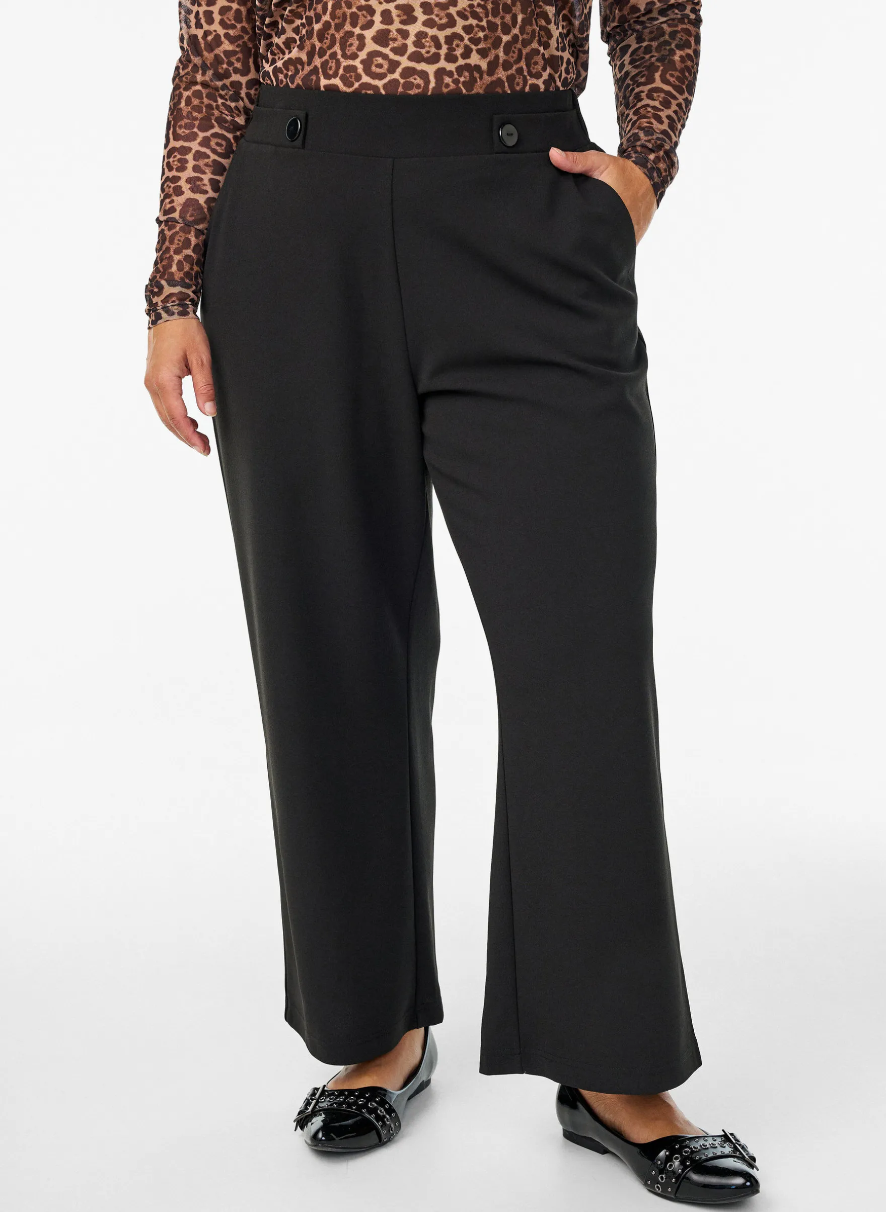 Lockere Hose mit Taschen