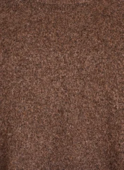 Lockerer Strickpullover mit Kontrastnähten