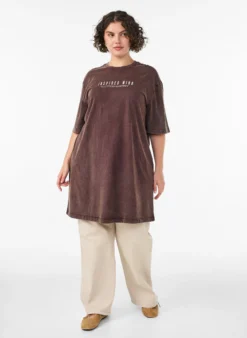 Lockeres T-Shirt-Kleid mit Washed-Optik