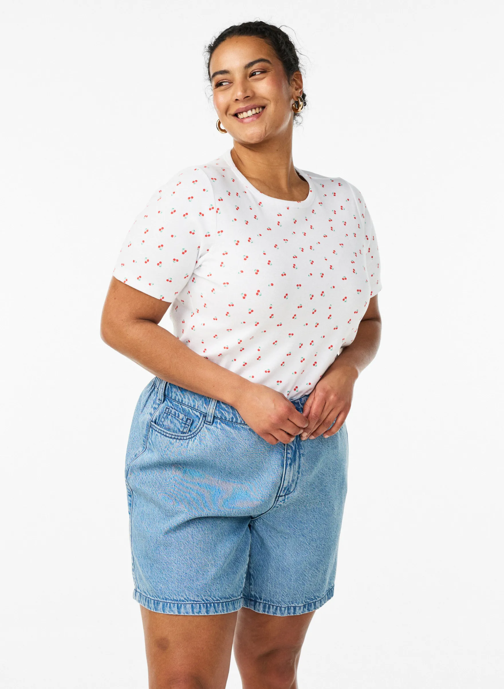 Locker geschnittene Jeansshorts mit hoher Taille