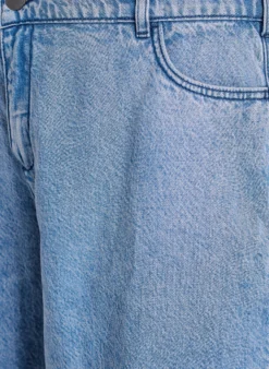 Locker geschnittene Jeansshorts mit hoher Taille