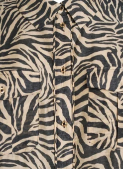 Locker sitzendes Shirt mit Tierprint und Brusttaschen