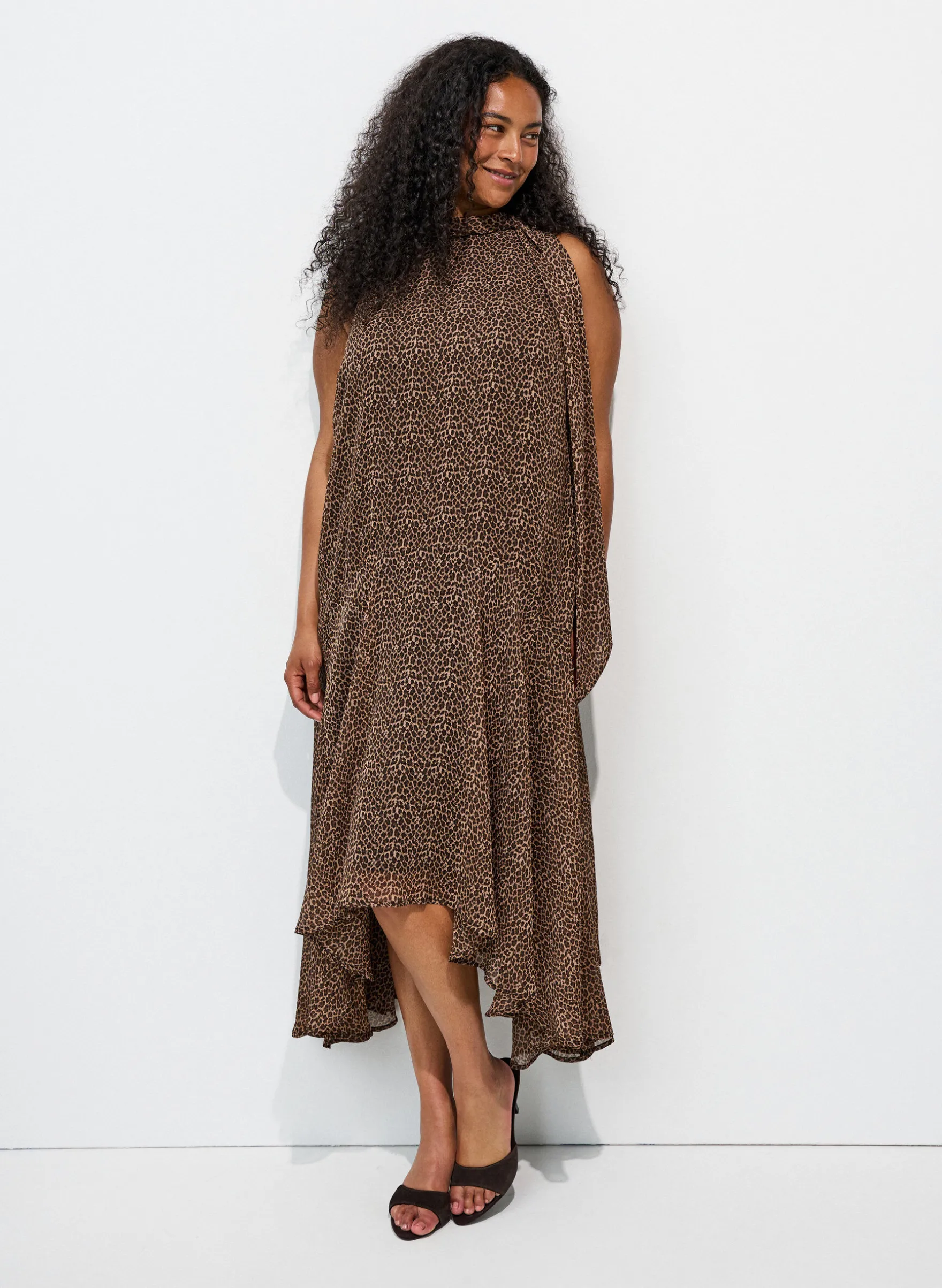 Midikleid aus Chiffon mit Leo-Print und Bindeband in der Taille
