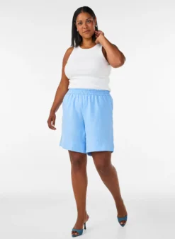 Shorts mit Taschen und hoher Taille