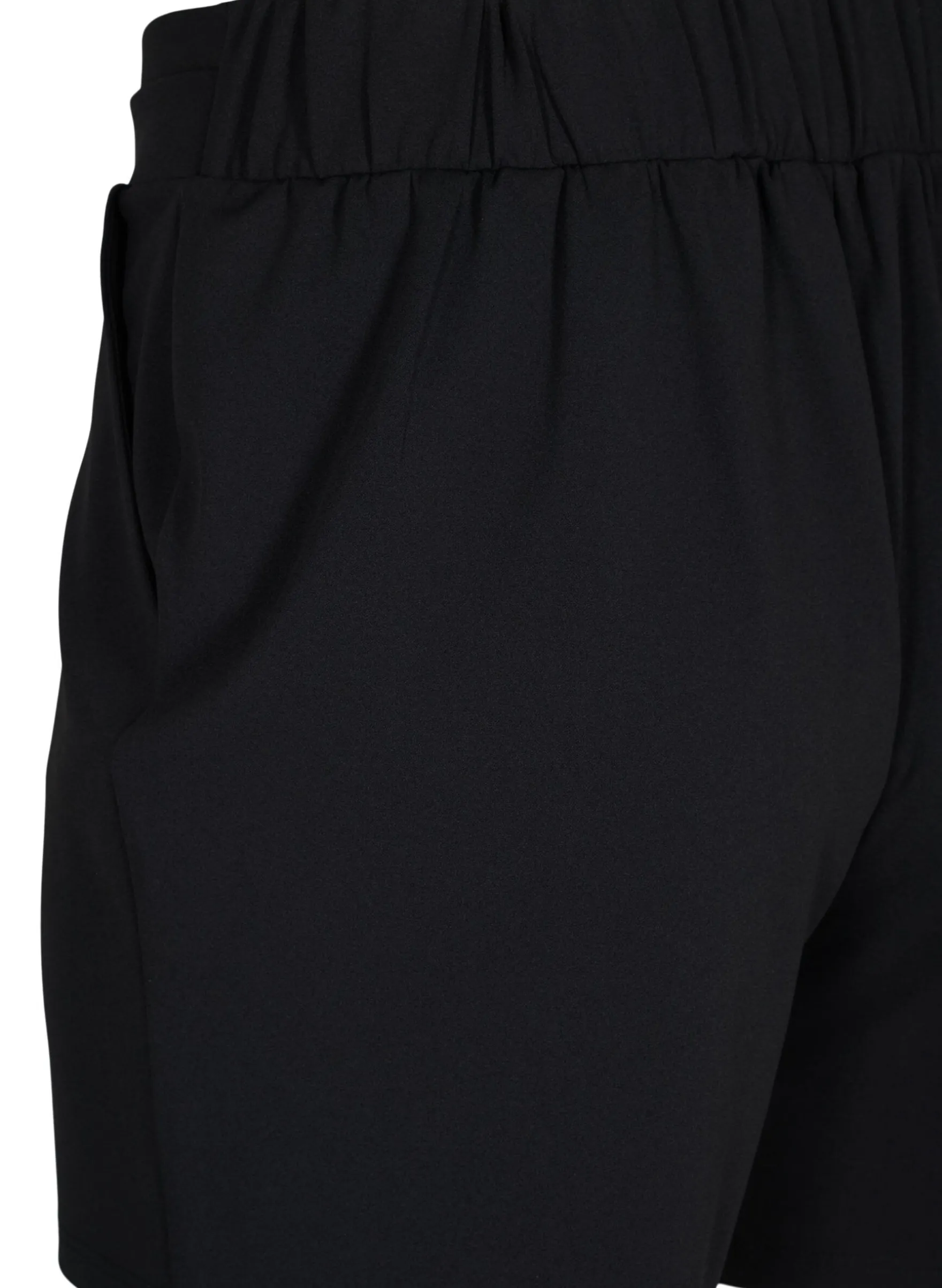 Shorts mit Taschen und lockerer Passform