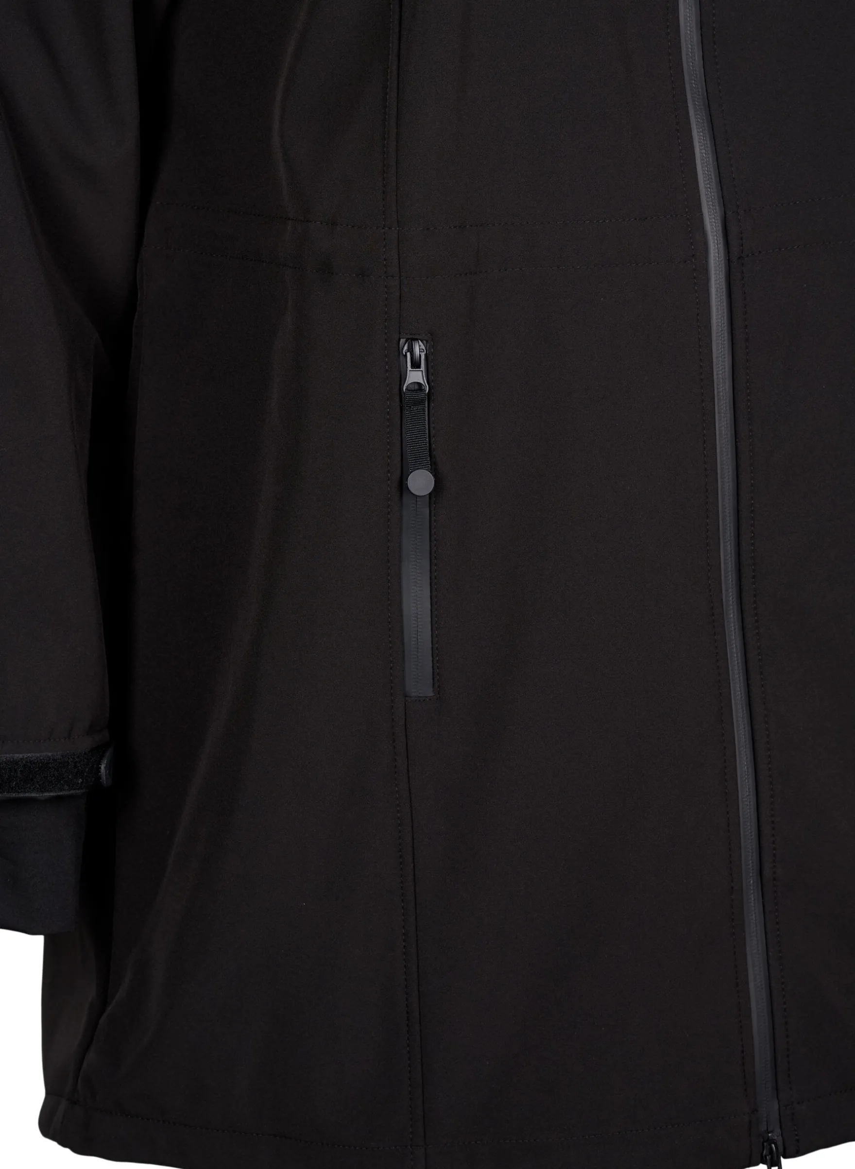 Softshell-Jacke mit abnehmbarer Kapuze