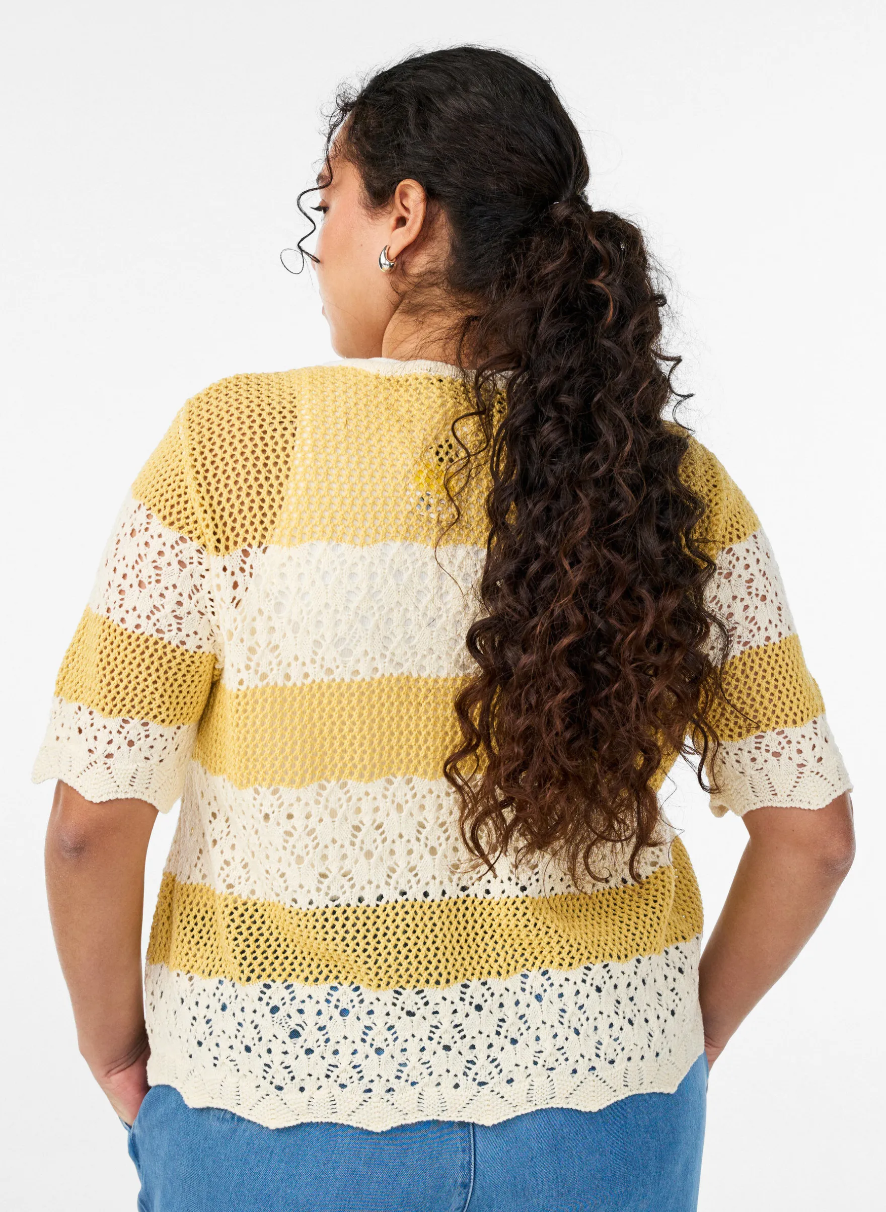 Strickjacke mit Lochstickerei und Streifen