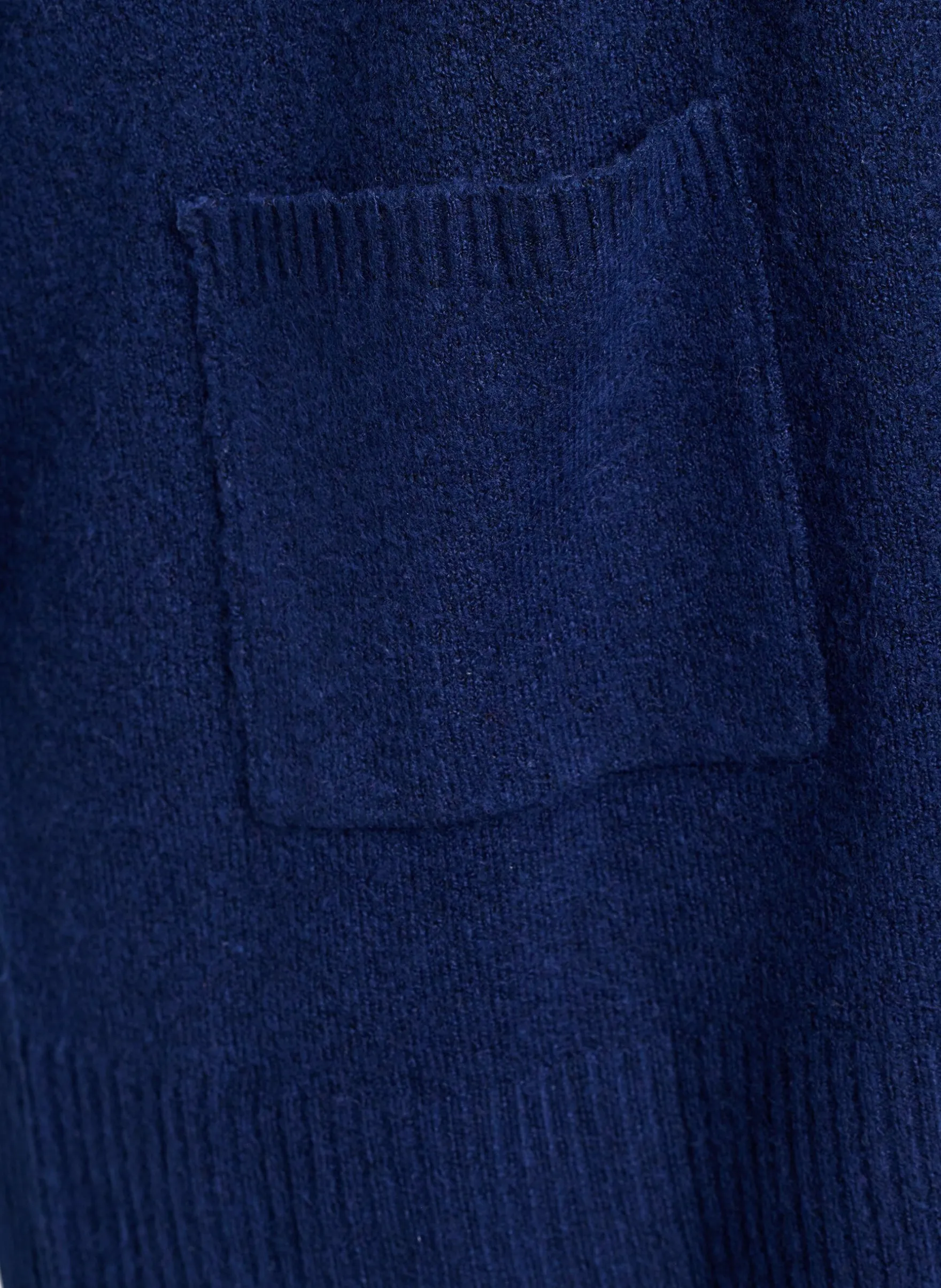 Strickjacke mit Rippenstrick und Taschen