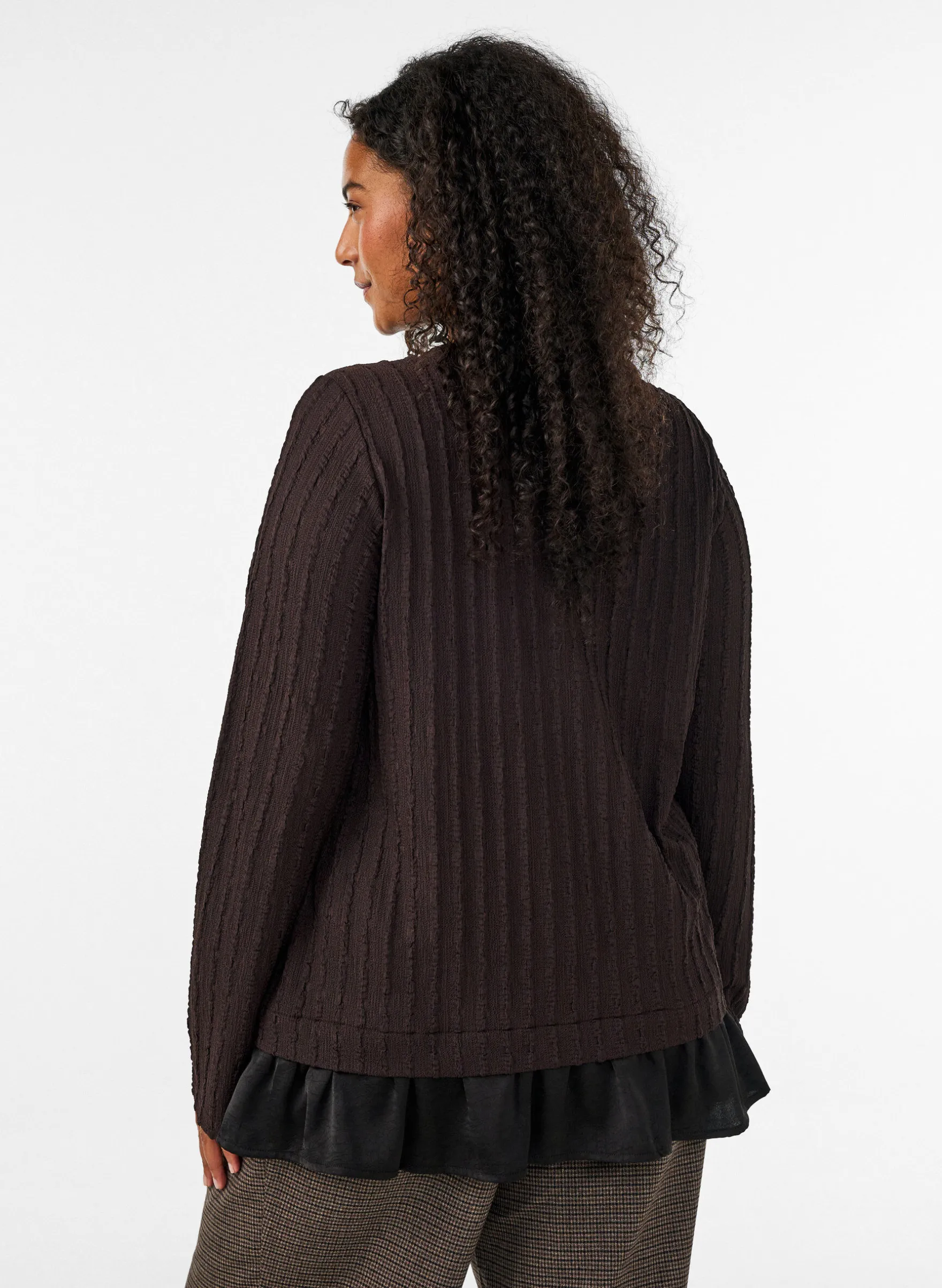 Strukturierte Bluse mit Rüschensaum