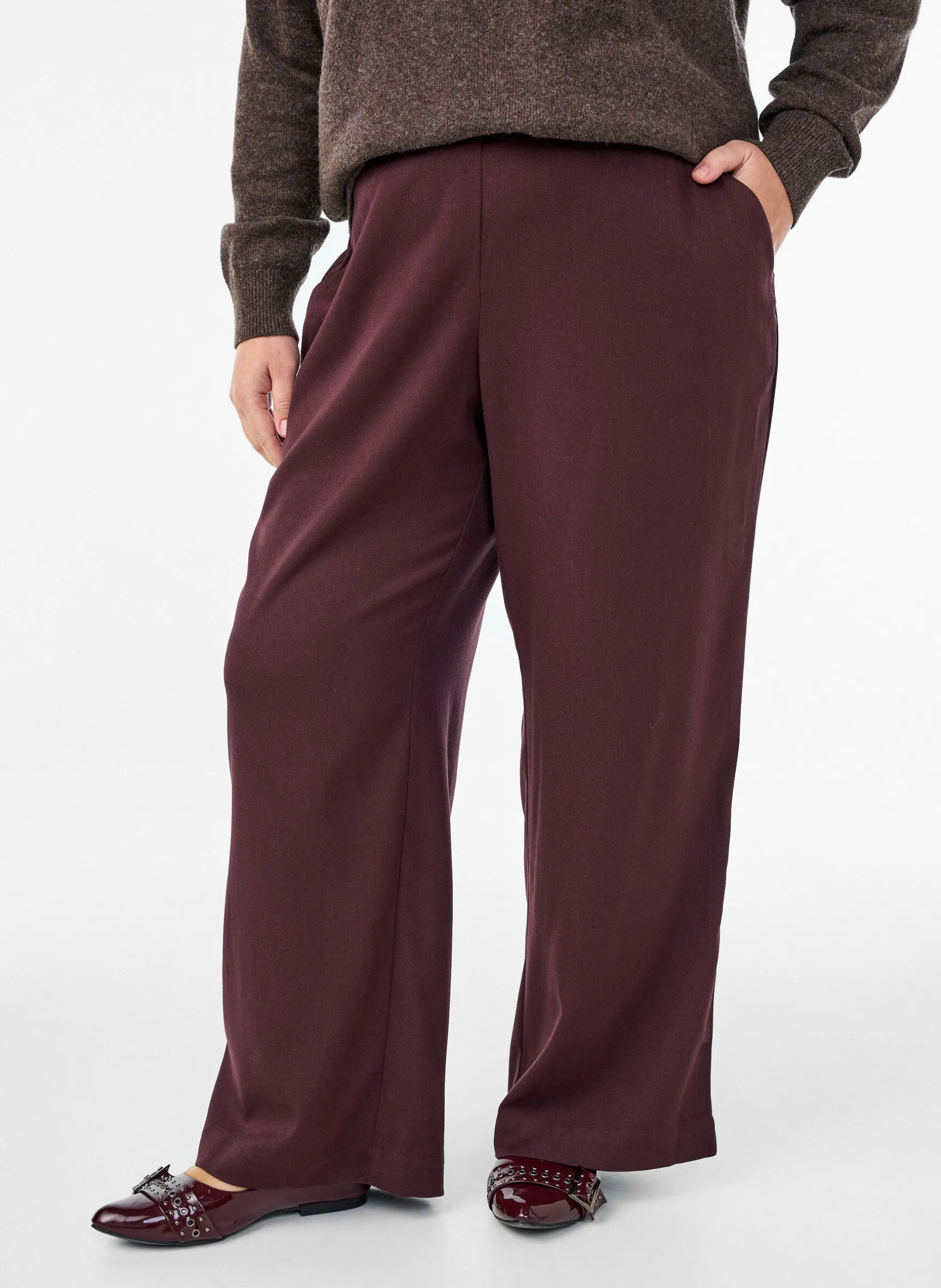Weite Hose mit hoher Taille
