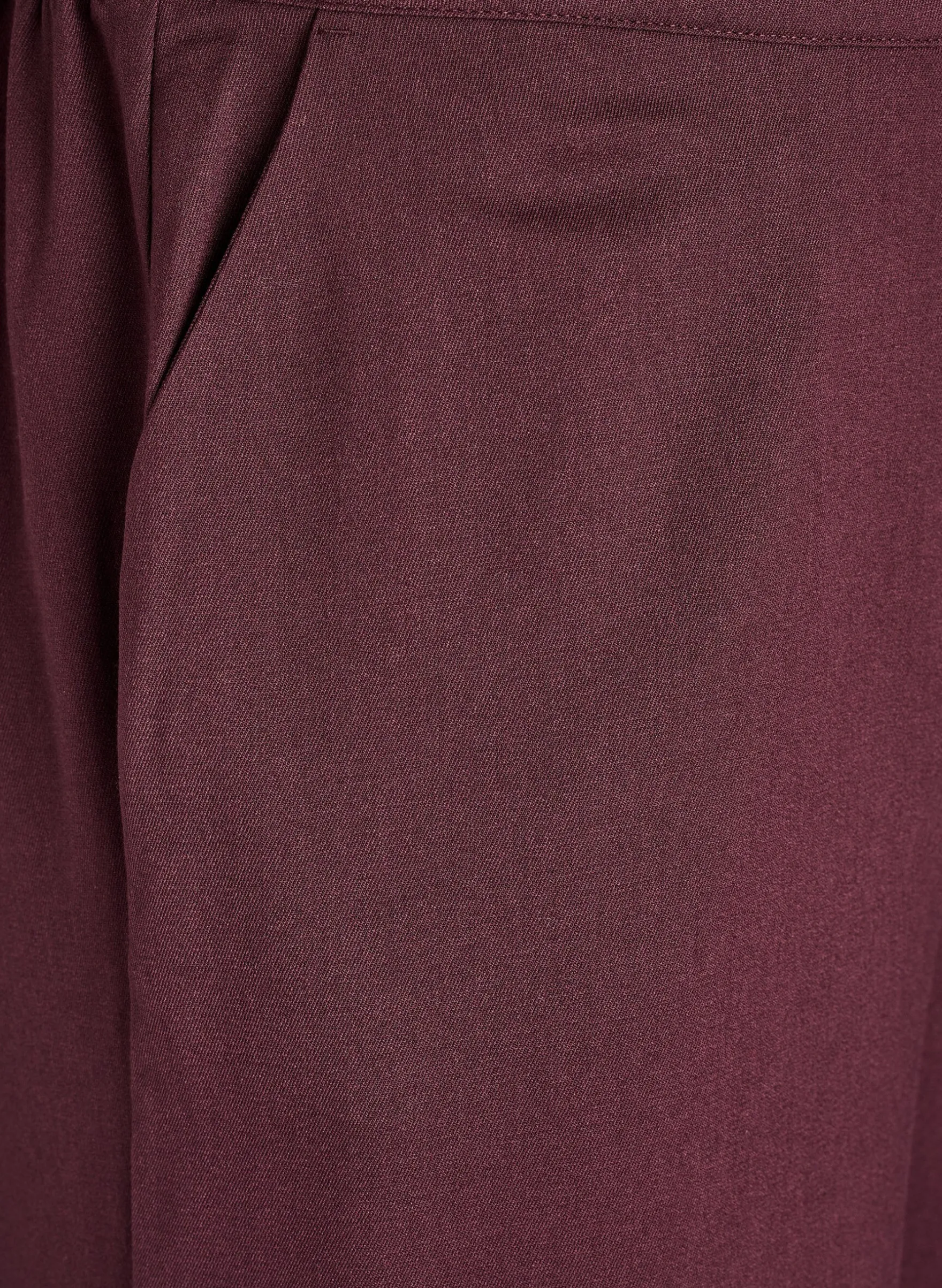 Weite Hose mit hoher Taille